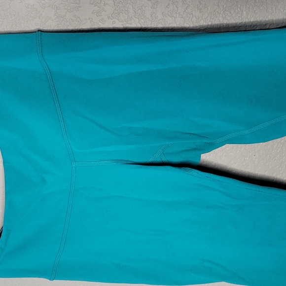 Lululemon Bright Blue Cropped Skinny Wunder Under Leggings - Picture 3 of 8